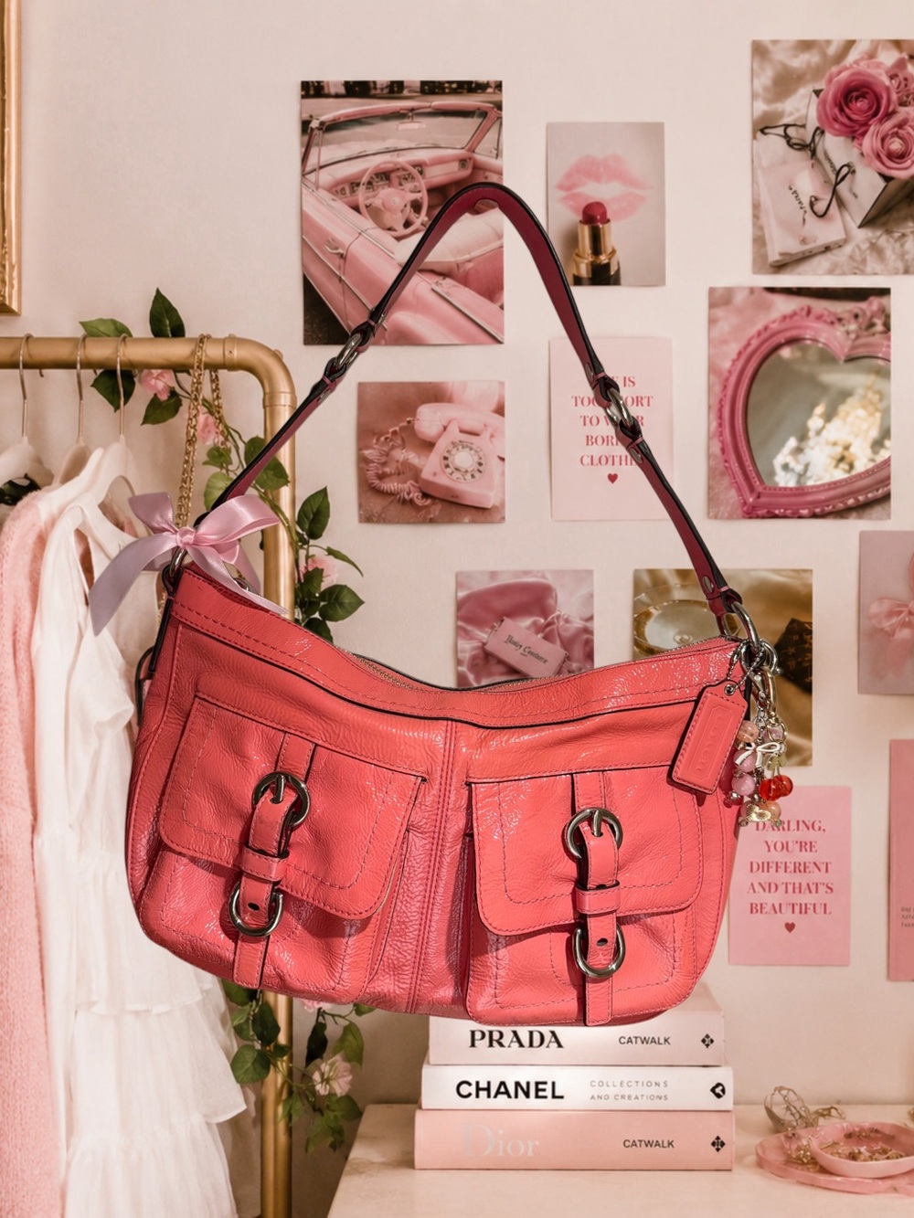 Vintage Coach shoulder bag in pink/coral patent leather